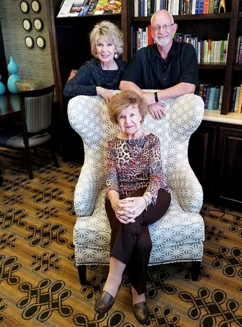 Happy senior DFW family | New Day Lifestyle for Seniors