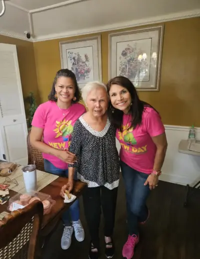 Senior advisor visiting a resident in memory care | New Day Lifestyle for Seniors
